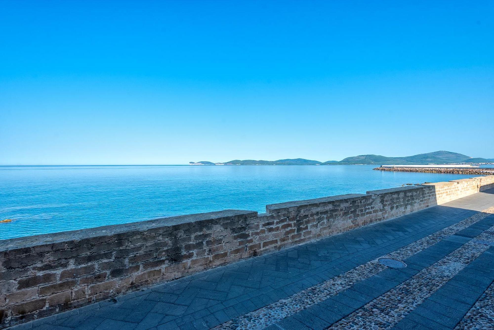 Carlo Alberto Apartment, Alghero Old Town, Near The Beach Exterior photo